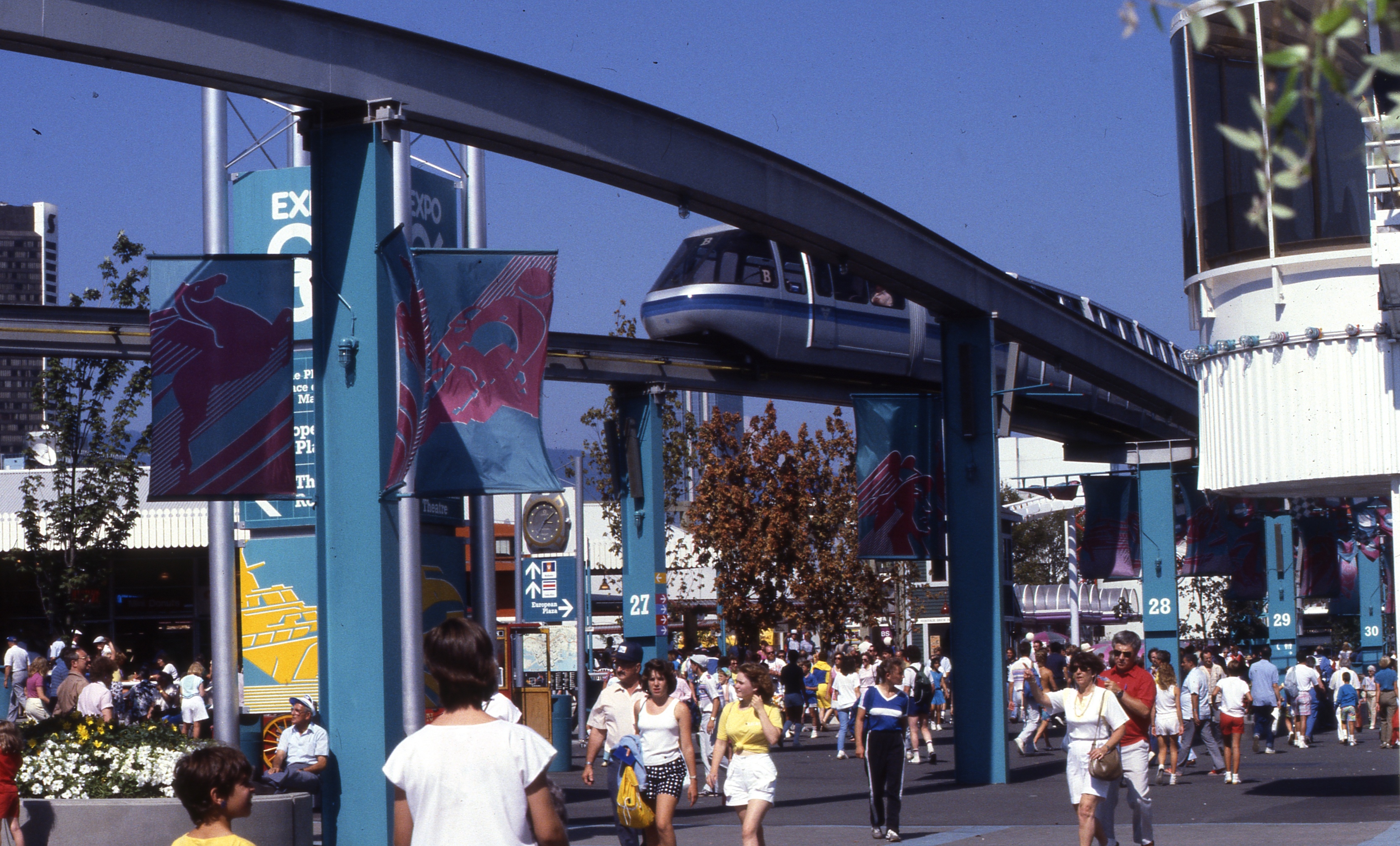 Expo_86_-_monorail